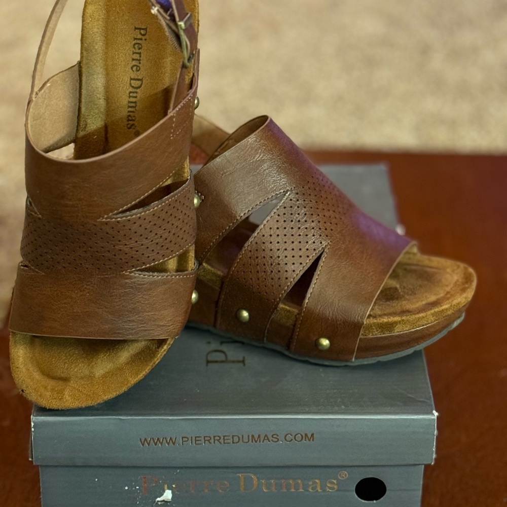 Fun and flirty Pierre Dumas Whisper Sandals. Size 6 1/2 M